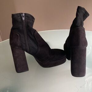 New Free People Smyth black suede platform booties. Size 38